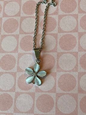 Daisy Pendant